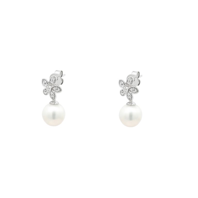 Drop earrings in 18k gold with pearls