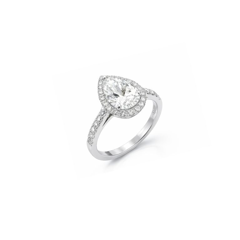 Pear-shape lab grown diamond ring in 18k white gold